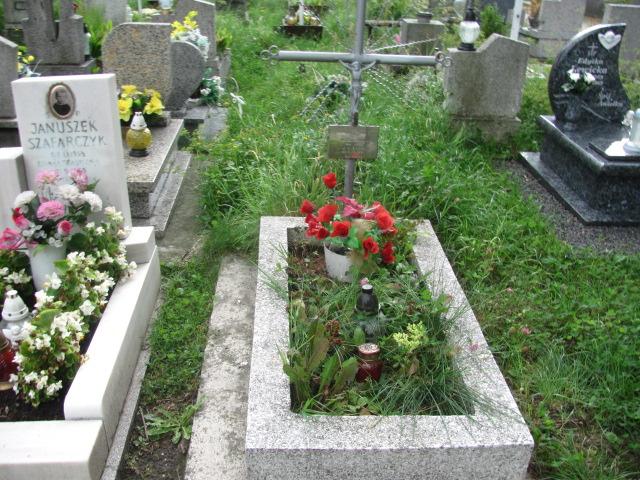 Grób Wiktoria  Dulowska