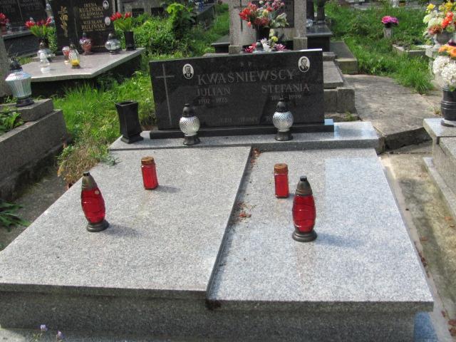Grób Julian Kwaśniewski